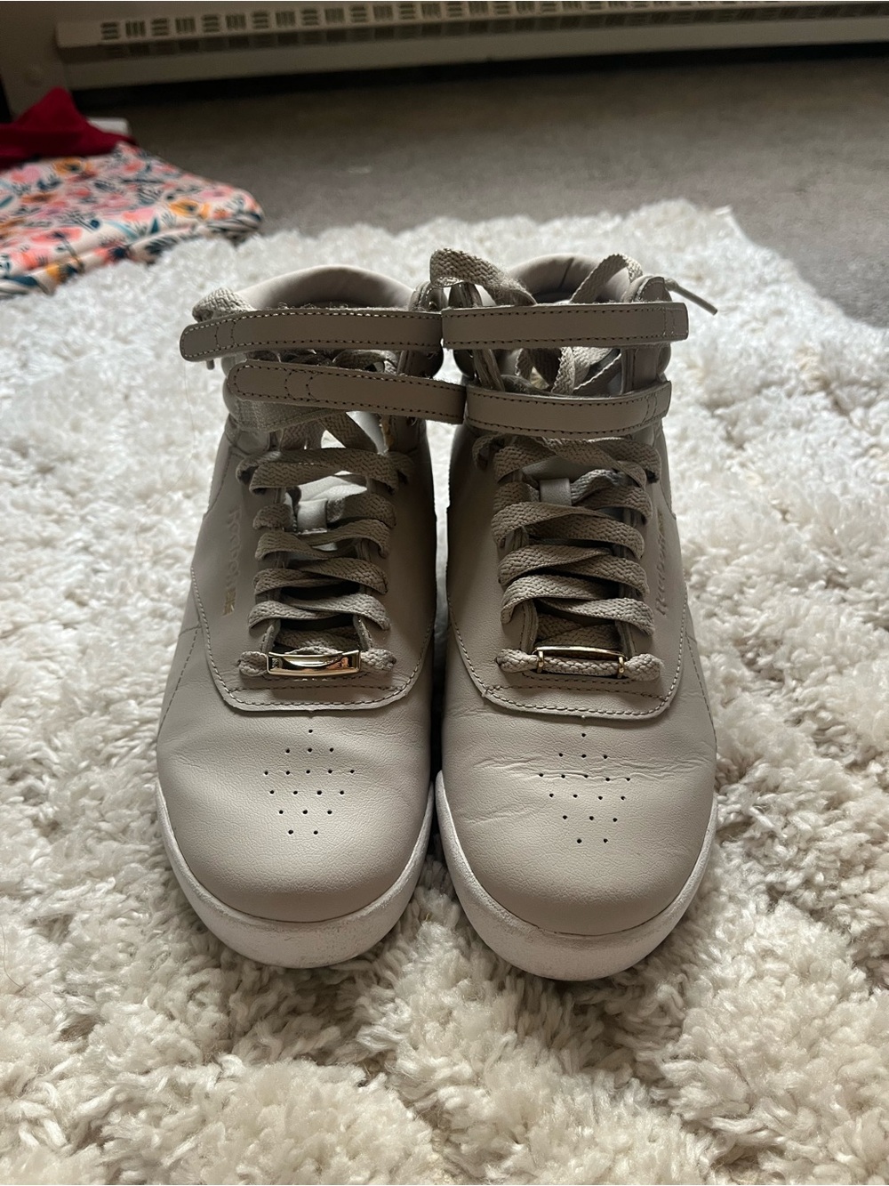 Reebok Big Kids High-Top Sneakers in Taupe/Grey, size 5